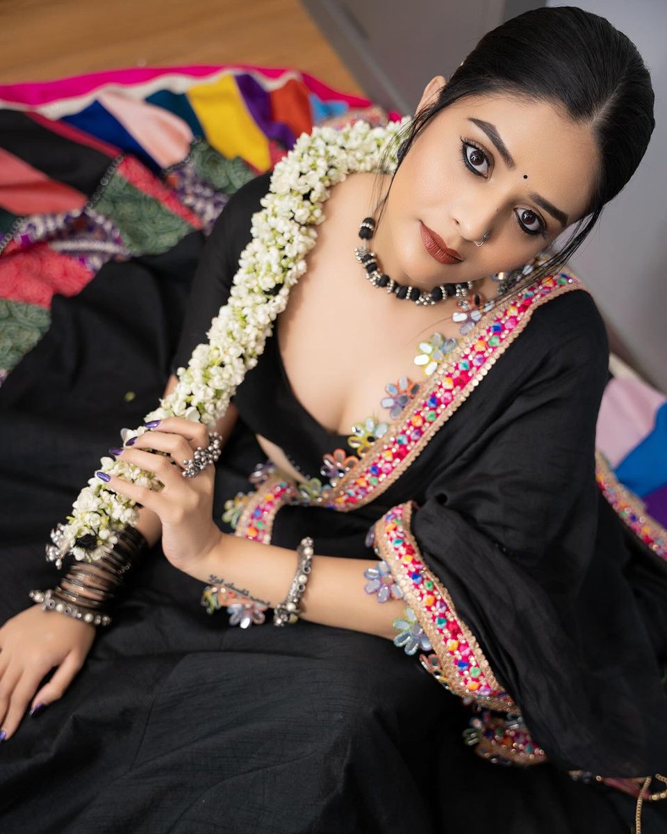 OnlyHeroines's tweet photo. #sreemukhi π€
πΈβ‘οΈ https://t.co/iABNv0JjK3
#actress #actressgallery #anchor #models #onlyheroines https://t.co/bvNG7FEuKy