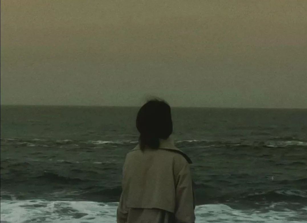 "Değmeden, 
ummadan, 
yük olmadan,
iz bırakmadan..."