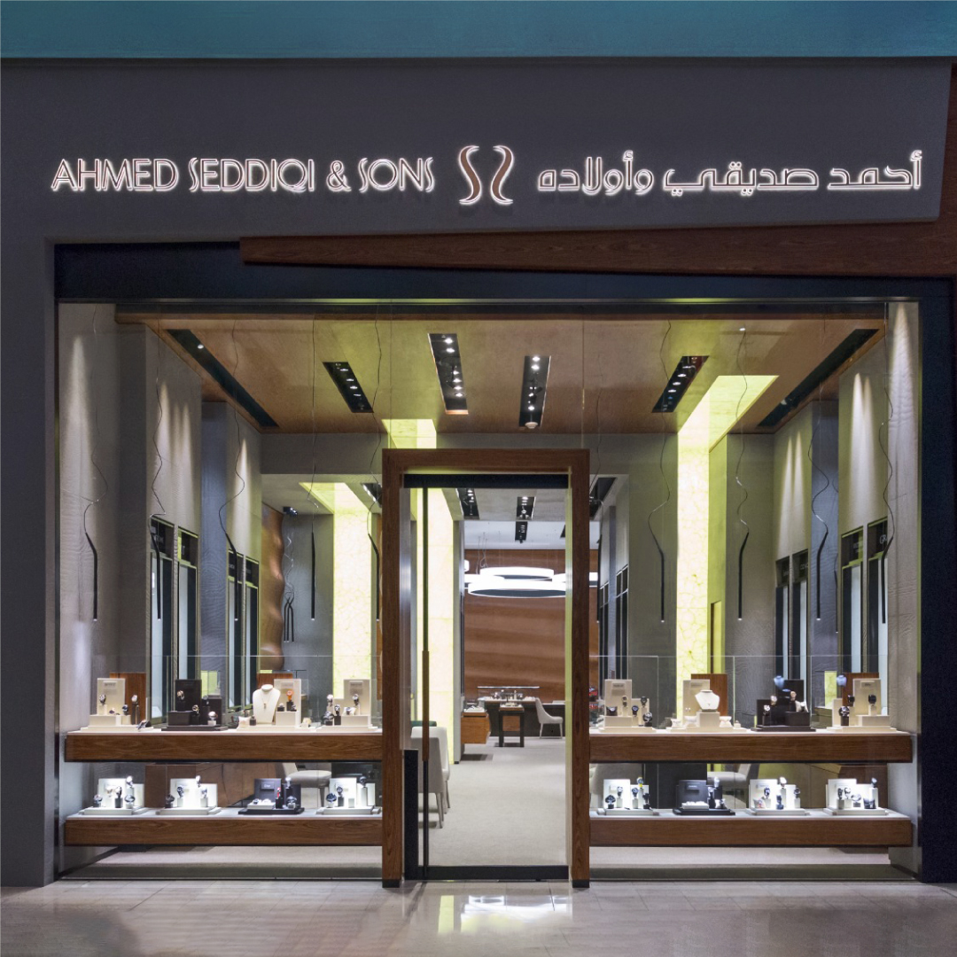 CZuberOfficial's tweet photo. For all the #NeoSwiss collectors, come &amp; experience a range of selective Perfos &amp; Pomander pieces at Ahmed Seddiqi &amp; Sons stores at Dubai Mall &amp; 4 Seasons Resort Jumeirah. Available in UAE, Switzerland, France, Canada https://t.co/e7MfpkEqsG https://t.co/Tjhbfhfs5G