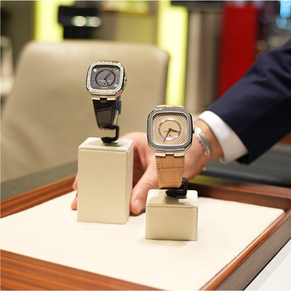 CZuberOfficial's tweet photo. For all the #NeoSwiss collectors, come &amp; experience a range of selective Perfos &amp; Pomander pieces at Ahmed Seddiqi &amp; Sons stores at Dubai Mall &amp; 4 Seasons Resort Jumeirah. Available in UAE, Switzerland, France, Canada https://t.co/e7MfpkEqsG https://t.co/Tjhbfhfs5G