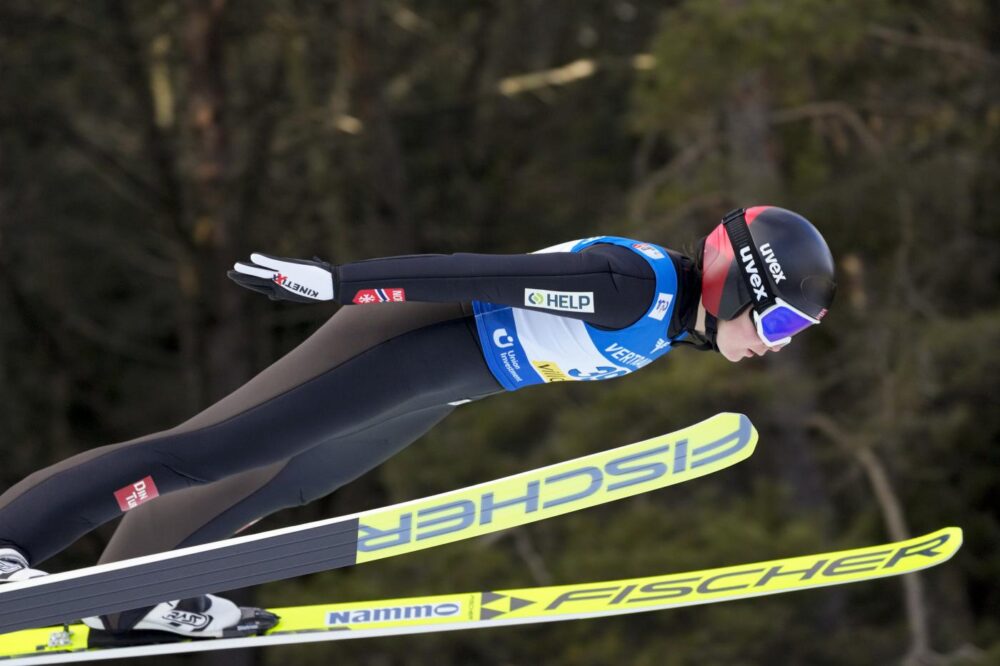 zazoomblog's tweet image. Salto con gli sci femminile Opseth vince gara-2 sul Large Hill di Willingen davanti a Prevc. A punti le sorelle Malsiner - #Salto #femminile #Opseth #vince zazoom.it/2024-02-04/sal…