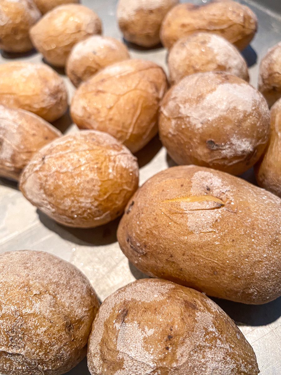 rockettruck's tweet photo. Today we’re making our way to the @ProvidenceFlea at the @FarmFreshRI Market Hall on Sims Avenue. We’ll be serving breakfast and lunch from 11:00 to 2:30. #ProvidenceFlea #getoutandflea
https://t.co/9flgy5sh7t https://t.co/IREaSEhvJm