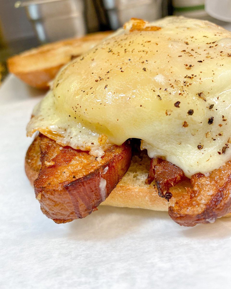 rockettruck's tweet photo. Today we’re making our way to the @ProvidenceFlea at the @FarmFreshRI Market Hall on Sims Avenue. We’ll be serving breakfast and lunch from 11:00 to 2:30. #ProvidenceFlea #getoutandflea
https://t.co/9flgy5sh7t https://t.co/IREaSEhvJm