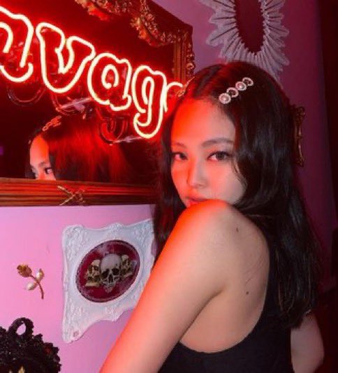 jenniescharts's tweet photo. 📈 “One Of The Girls” with #JENNIE is now the 3rd most streamed song by a K-Pop Female Soloist act on Spotify, surpassing “LALISA ” by lisa https://t.co/nkVlnbhJmK