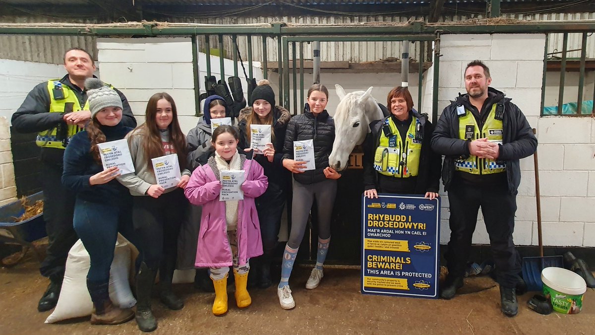 Continuing our initiative aimed at preventing #Equine equipment theft today. #CrimePrevention event held at #SmugglersEquestrian centre in #Caerphilly with over 20 forensic property marking kits provided to #Horse owners! For a FREE pack contact us Ruralcrimeteam@gwent.police.uk