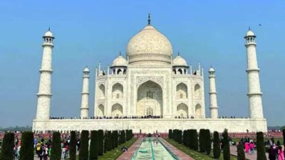 OneMeterCompany's tweet photo. Hindu outfit files plea in Agra Court against 369th 'Urs' of Mughal Emperor Shah Jahan to be held in Taj Mahal.

Court accepts petition, hearing on March 4 🔥

Hindu outfit said no religious programmes can be held inside ASI monuments &amp; so the 'Urs' is illegal. https://t.co/60fkDxm1Wn