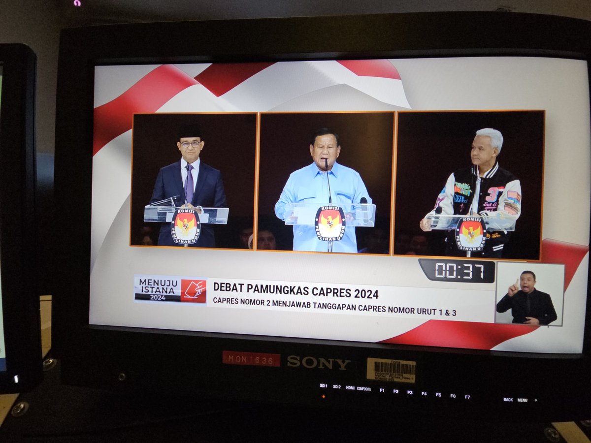 Ada yang ngerasa kalau debatnya kurang panas kayak biasanya? 😀😀😀