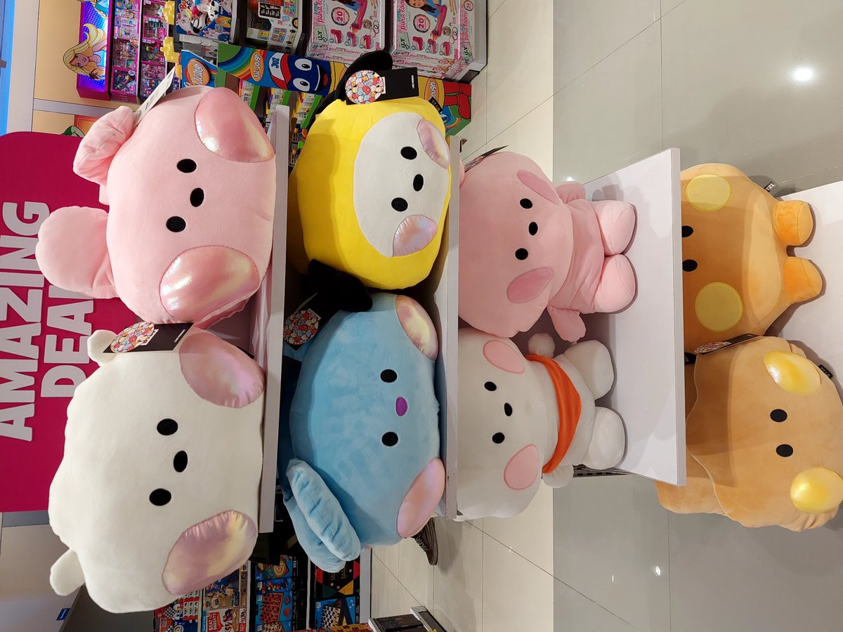 Bt21 cushions and plushies available at Toy Kingdom Express in SM STORE nationwide.
key chain 299
face 349
big 599
💜💜