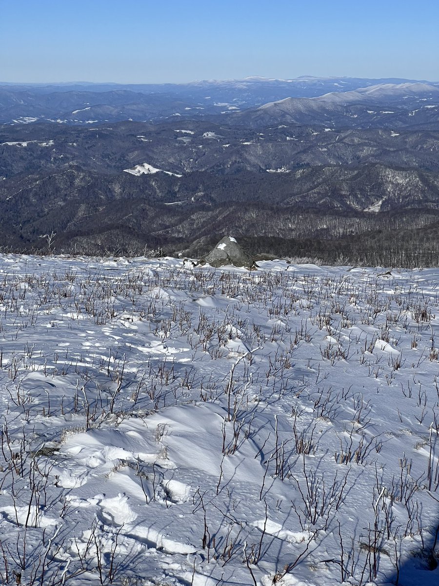 astro_eyes's tweet image. Snow on mountains