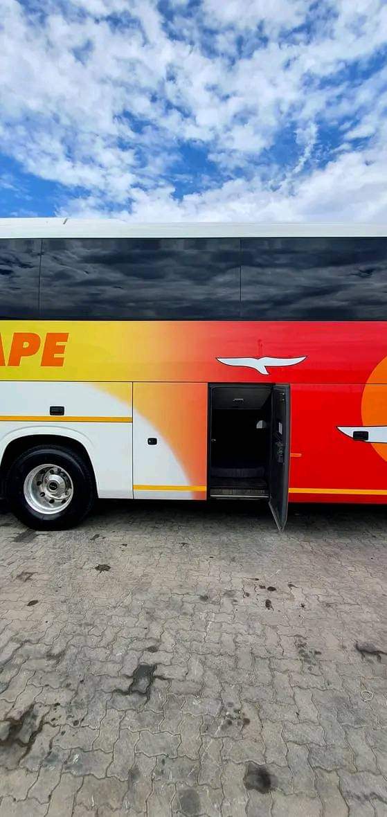 TBoundBuses's tweet photo. Mabasi ya kisasa dereva wa pili halali kwenye korido au kigodoro, ni kulala kwenye Buti 😢.

Je, unaweza kulala humo? https://t.co/RYRo34t1ne
