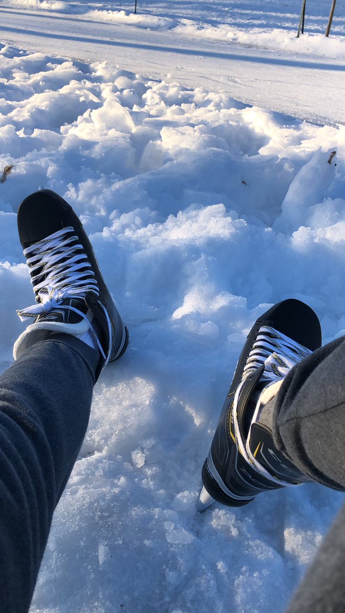 monk_algo's tweet photo. Canada eh #TouchSnow https://t.co/VfVZrSRFLB