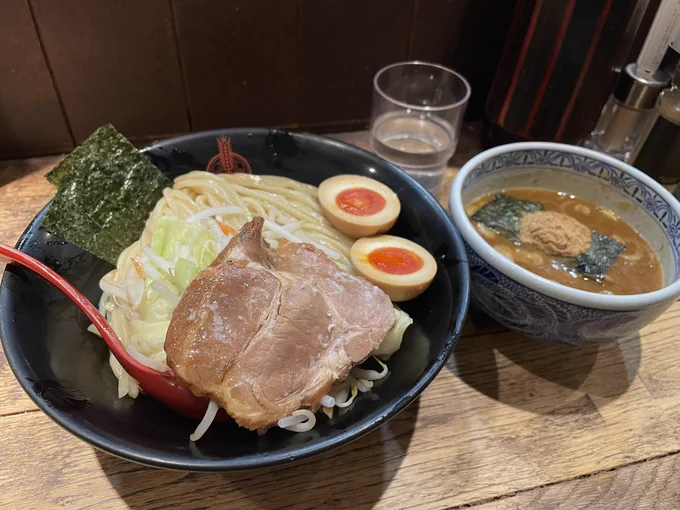 昨日は三田製麺所が「三田の日」なので行ってみた。三田だけに。
お客さんで使ってる人があまりいなかった印象。 