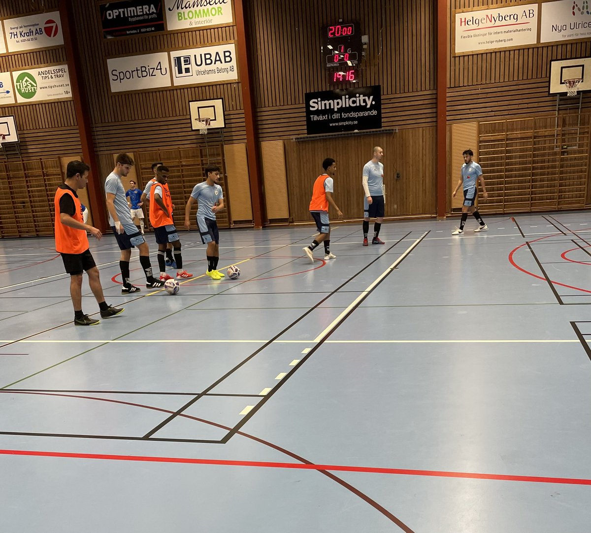 AlingsasC's tweet photo. Snart avspark i Ulricehamn. Säsongens sista match, möter Paratodos. Kör vi💪 https://t.co/u6GfirFFoz