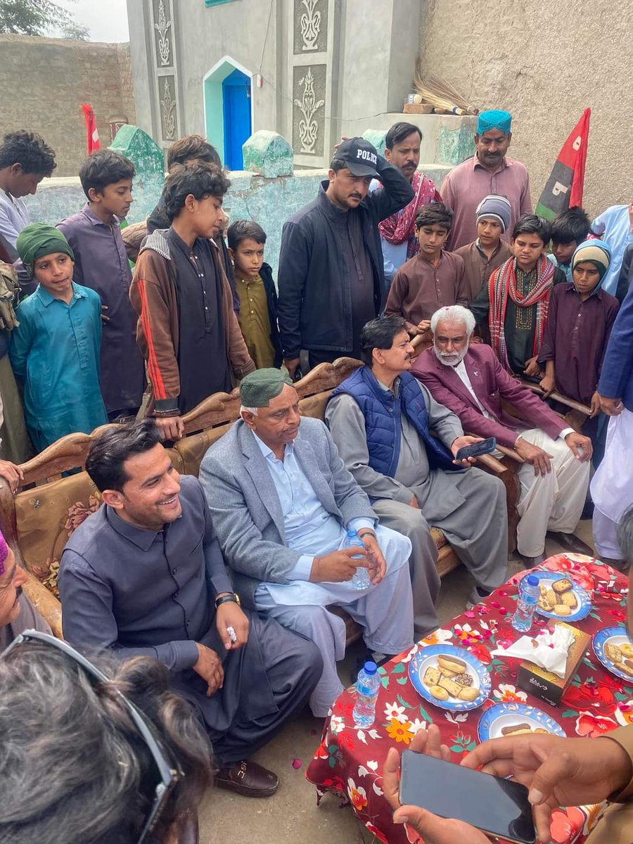 MunirChandioPPP's tweet photo. #پراڻا_جتوئي
پي ايس 34 لاءِ پاڪستان پيپلز پارٽي اميدوار #ممتاز_علي_چانڊيو صاحب
تي اعتماد ڪندي وڏي انگ سيد برادري #جي_ڊي_اي کي الوداع ڪري پيپلزپارٽي ۾ شموليت اختيار ڪري ڇڏي.
#جيئي_ڀٽو #جيئي_ممتاز_علي_چانڊيو
#InshaAllah #MPA #PS34 @mumtazchandiomp
@BBhuttoZardari https://t.co/7jkDfpkAU9