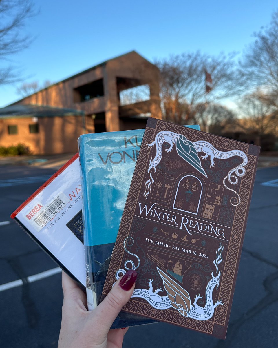 LKCreationsSC's tweet photo. Completed the Winter Reading challenge with the Greenville County Library 📚 A cute mug and new books! https://t.co/OQbjNQ2qzp