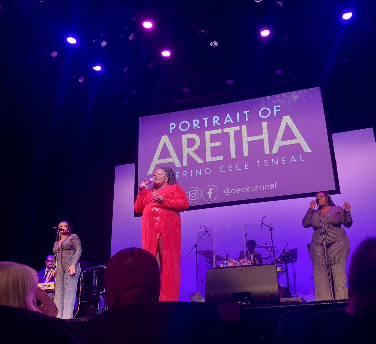 Had a wonderful night rockin to the Queen Aretha Feanklin’s music. And bonus was seeing @tinacpowell and her beautiful Mom there. 🎶🎤