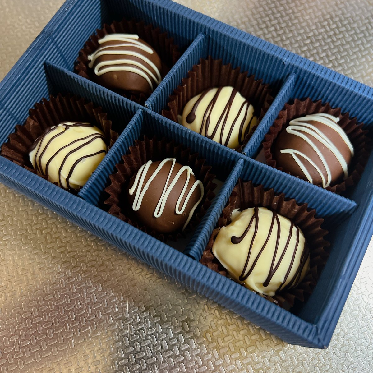 a___n6's tweet photo. とりあえず去年のバレンタインのお菓子見てくれる？ついでにバレンタインに食べたうな重も載せとくね🫶🏻 https://t.co/ihCsWAhB23