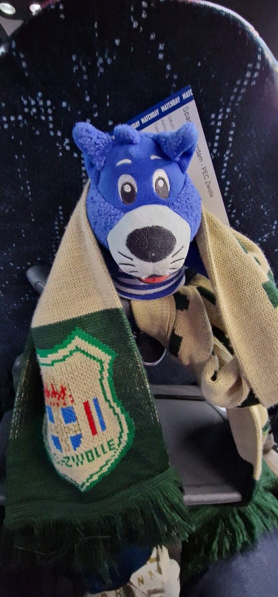 Onderweg met bussie 1 naar Rotterdam voor de wedstrijd sparta-PECZWOLLE
#spaPEC #spaZWO 

🔵⚪️🔵⚪️🟢⚪️🟢⚪️

#PECZWOLLE 

#DESESPEREERTNIMMER!!