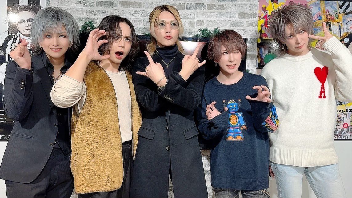 一日中笑い疲れました。。。

今日はインストアイベント、雪もパラついた中会いにきてくださった皆様有難うございました。

またぎ