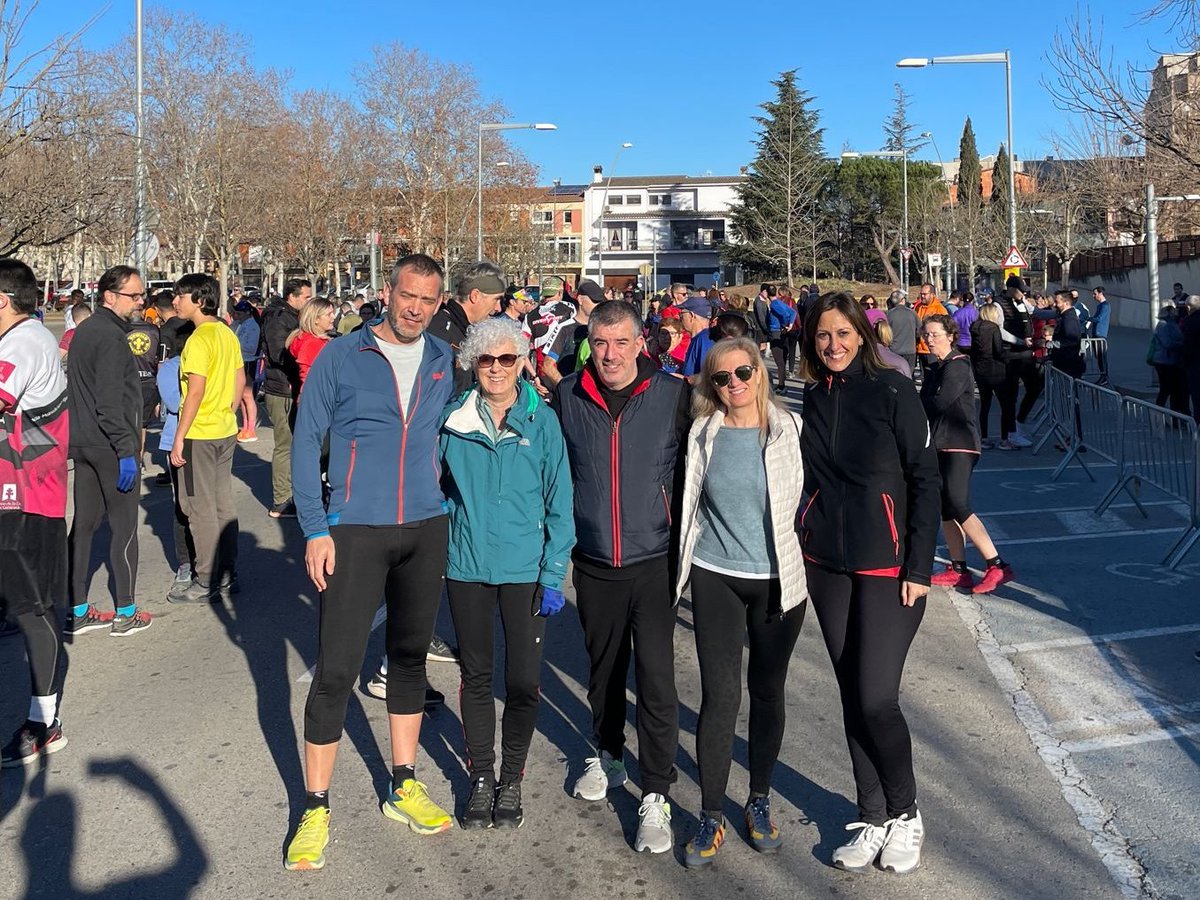 vinasxifra's tweet photo. ⚠️Avui Dia Mundial Contra el Càncer no hem faltat a la cita d'@OncolligaGi  de la cursa #run4cancer que s'ha organitzat un any més a #salt
✅Un bon motiu per fer esport 🏃🏃‍♂️ i col·laborar amb la investigació contra aquesta malaltia i les necessitats de les seves famílies https://t.co/yk7LEkuiJO