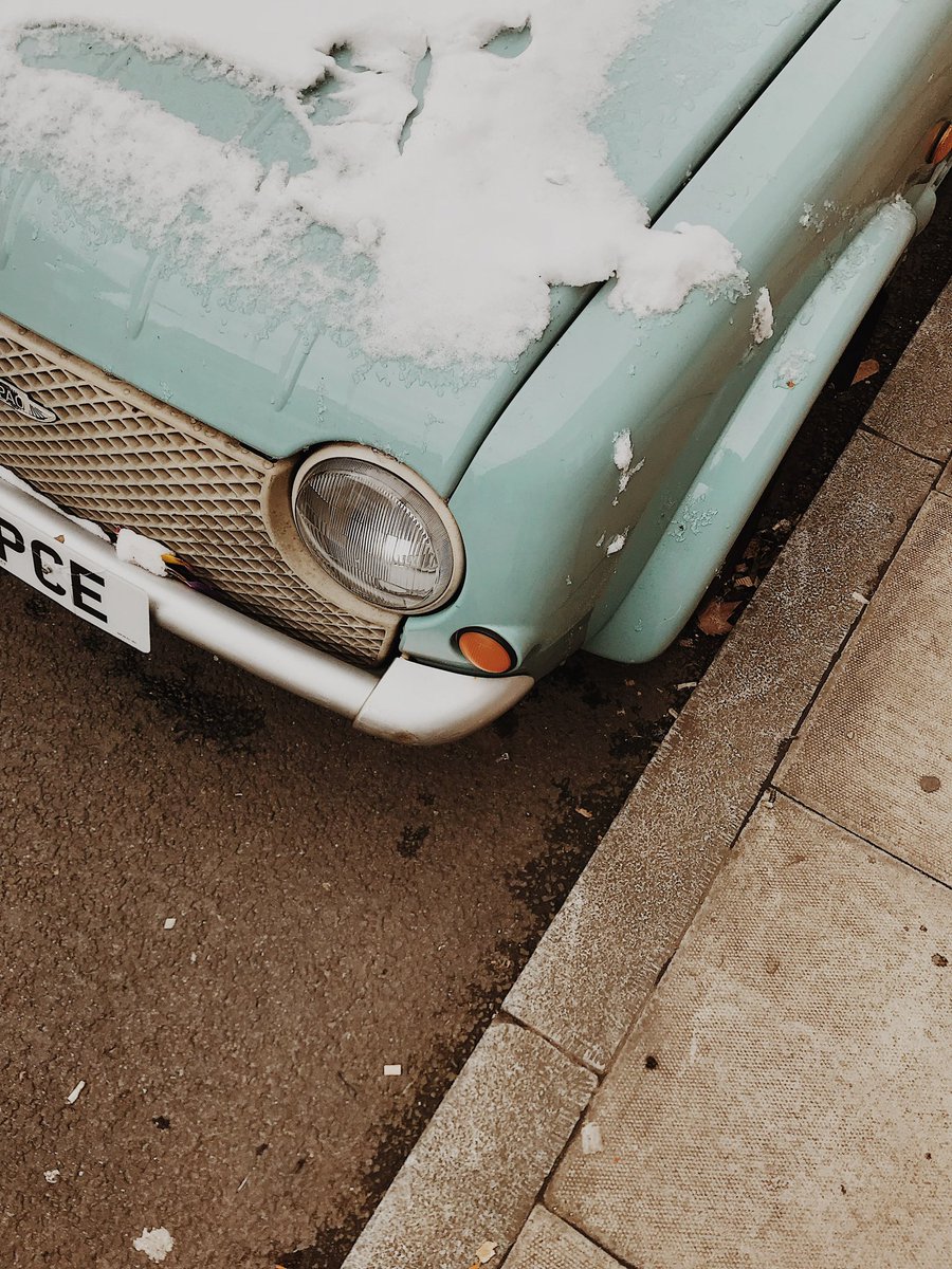 anatantranquila's tweet photo. Un vistazo 👀 a mis coches 🚙 📷 Estos from London #bricklane https://t.co/mvWOFviNho