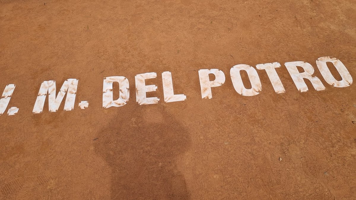 Lautarotenn1s's tweet photo. Un detalle en esta serie de Copa Davis: en los alrededores del estadio están los nombres de los campeones de la Copa Davis 2016.
Daniel Orsanic, Guido Pella, Federico Delbonis, Juan Martín del Potro, Leonardo Mayer, Juan Mónaco, Carlos Berlocq y el rosarino Renzo Olivo. https://t.co/Mc1Rw9k8PH