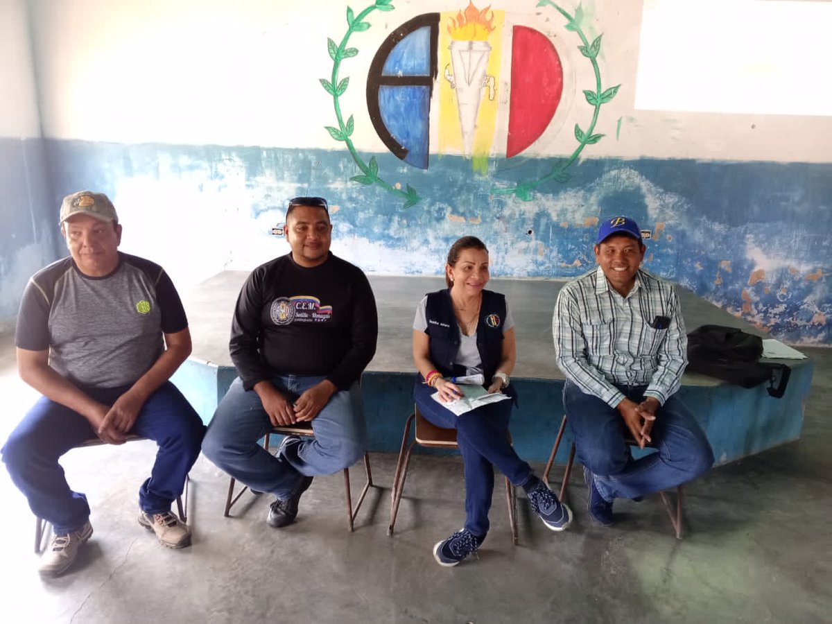 albanelyrengel's tweet photo. Y nos fuimos al sur con nuestra Sec Gral @sandraalfaro, Mpios #Libertador, #Sotillo y #Uracoa, en
@ADemocratica no damos tregua, seguimos trabajando para el cambio. https://t.co/TNuXnuzbdt