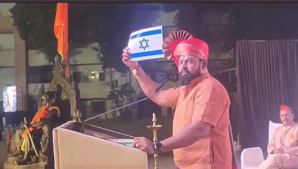 medhaviraju's tweet photo. #SupremeLeaderPuriShankaracharya 
#GyanvapiMandir 
#HinduRashtraBharat
#PuriShankracharyaMahabhag
#IsrealForJews #FreeOperationKurdistan 
@govardhanmath 
🙏🏵️ Jay Shree 🏵️🙏 https://t.co/tAWAdj0EV8