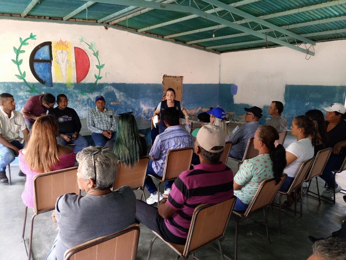 albanelyrengel's tweet photo. Y nos fuimos al sur con nuestra Sec Gral @sandraalfaro, Mpios #Libertador, #Sotillo y #Uracoa, en
@ADemocratica no damos tregua, seguimos trabajando para el cambio. https://t.co/TNuXnuzbdt