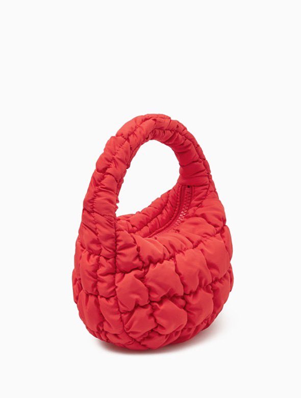 soodyosh's tweet photo. micro quilted bag🩵🖤💙❤️💜
ค่าตัวน้องอยู่ที่ 2,250 บาทถ้วน รีทวิตรับส่วนลด50บาทไปเลยยย ราคานี้รวมส่งแล้วนะคะ รอของประมาณไม่เกิน1เดือนค่ะ มีทุกสีนะคะ สีดำก็มีค่า ของแท้100% #กระเป๋าcos #รับpreorder #cosquilted https://t.co/SwWxD2U1Tg