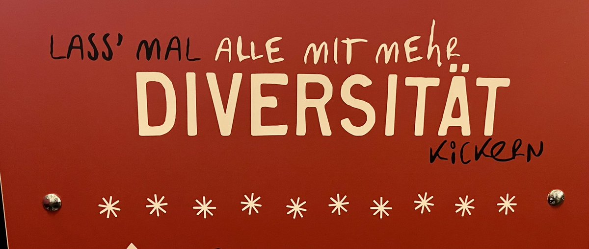tkdmatze's tweet photo. #Kickern einfach Königssport, gefühlt steht in jeder IT-Bude einer rum, auch in Schulen immer öfter zu sehen. Wann habt ihr das letzte Mal gekickert? https://t.co/m1rj0eNDw7