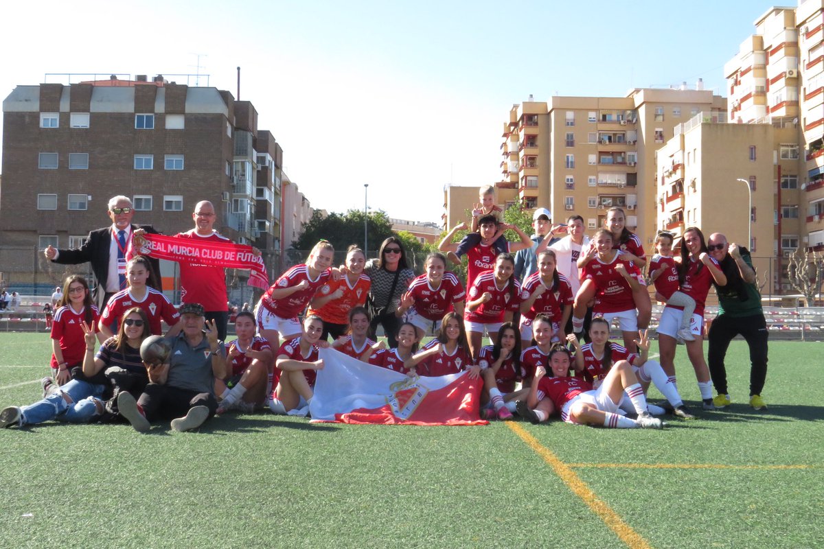 J18 | 🎉📸 ¡Ya teníamos ganas de ponerla! ¡MURCIANISTAS, LA FOTO DEL +3!