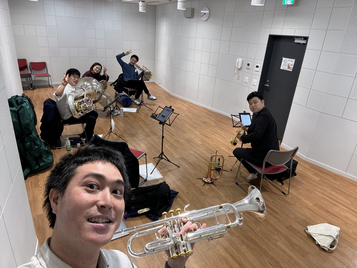 Ostrich2017's tweet photo. やばい！更新を久しく忘れておりました！🐉🐉
オーストリッチブラスは元気に生きております！！

2/10(土) 11:00〜 @堅粕人権まちづくり館
にて、ミニコンサートをします！！

ミニといえどもいつも通り抱腹絶倒演奏会です⚡️
(複数回分の写真をあげておきます📸📸) https://t.co/LX4uJLbC4A