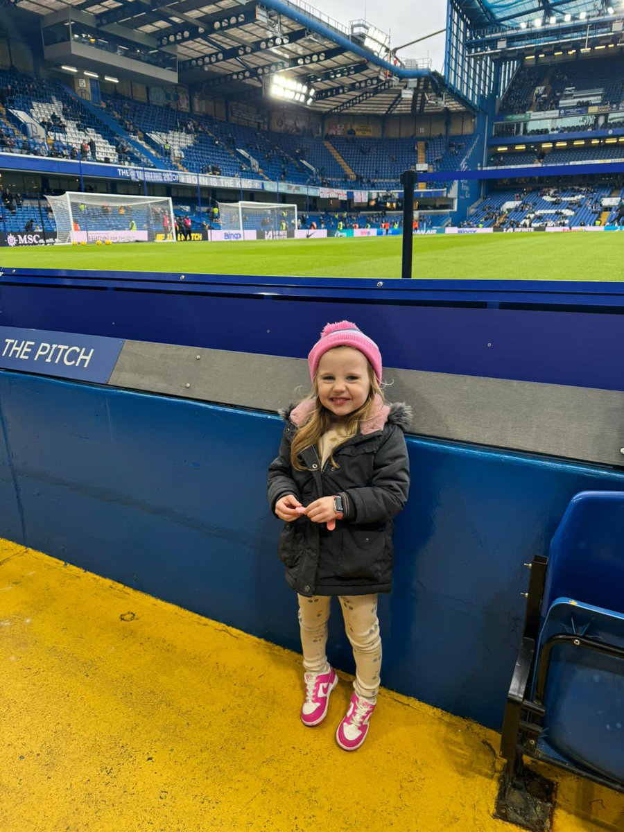 beccareynolds87's tweet photo. First Chelsea game for Sienna 💙💙#CFCMATCHDAY https://t.co/vNvqDN0r81