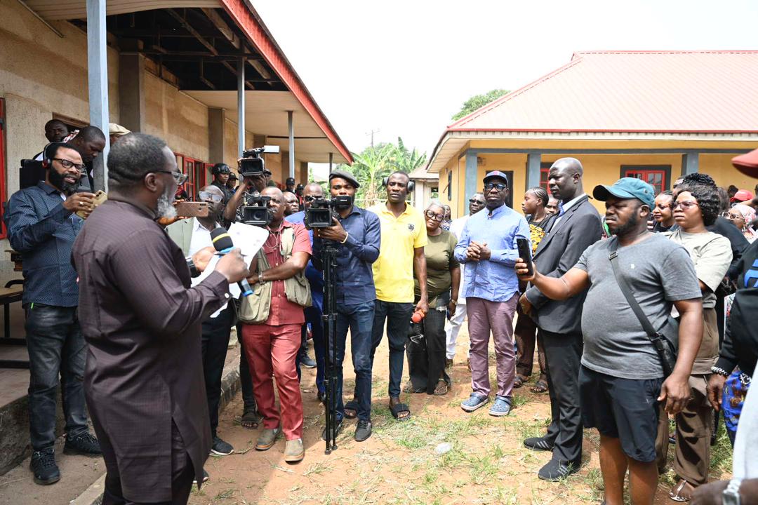 Claireonome's tweet image. Edo 2024: The Edo State Governor, @GovernorObaseki,, commends conduct of PDP ward congress, says Gov Makinde’s withdrawal doesn’t discredit process. 
The Electoral committee chair okays congress, satisfied with conduct. 
#SupportPDP