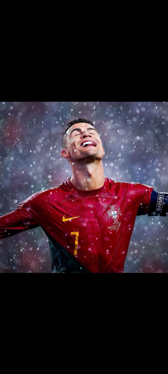 WaRuiVal's tweet photo. Happy 39th Birthday Cristiano Ronaldo ❤️ 👑🐐🇵🇹
@Cristiano 
#CR7 https://t.co/klheqPSGi0