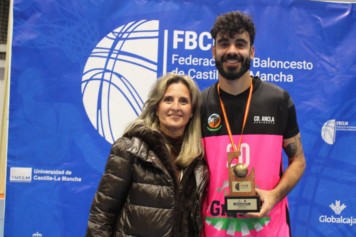 fbclm's tweet photo. #CopaAuto1MAS🚹|Ceremonia de Premiación.
🥇@AnclaAd
🥈 @LaAcademiaAB
🏅Adrian Mora @AnclaAd
CRÓNICA COMPLETA👇👇
📰 https://t.co/Lao3DKoPwQ
📊STATS by @SwishAllHoops
📸Flikr FBCLM
https://t.co/UMEOZdkamb
#PasionXBasketCLM https://t.co/t07kR535Ny