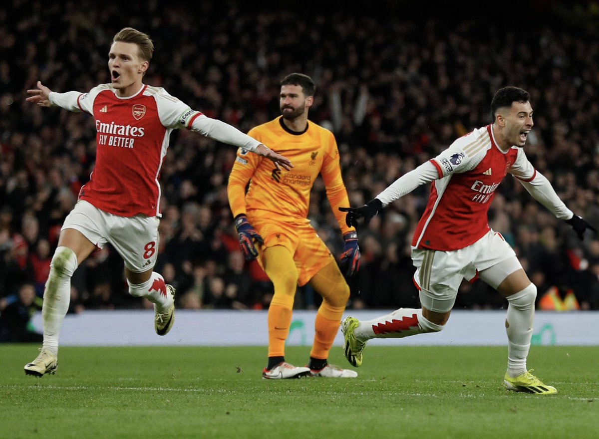 🏟️ Calling all active Gooners, let’s celebrate our emphatic Premier League win against Liverpool by following each other. REPOST and drop your handles now for huge gains ❤️