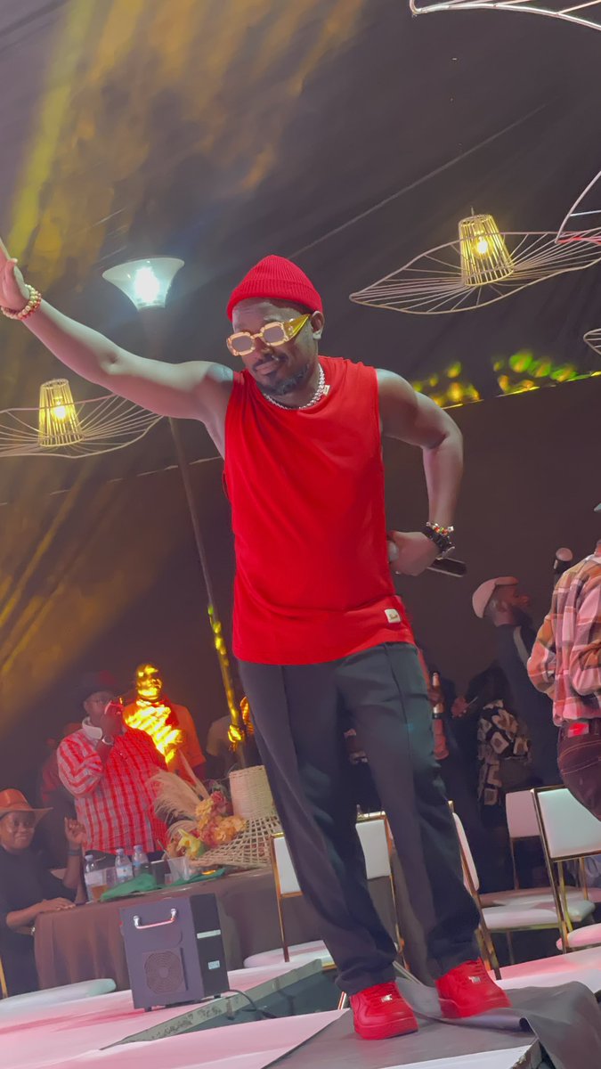 YkeeBenda's tweet image. 😂😂😂😂😂😂