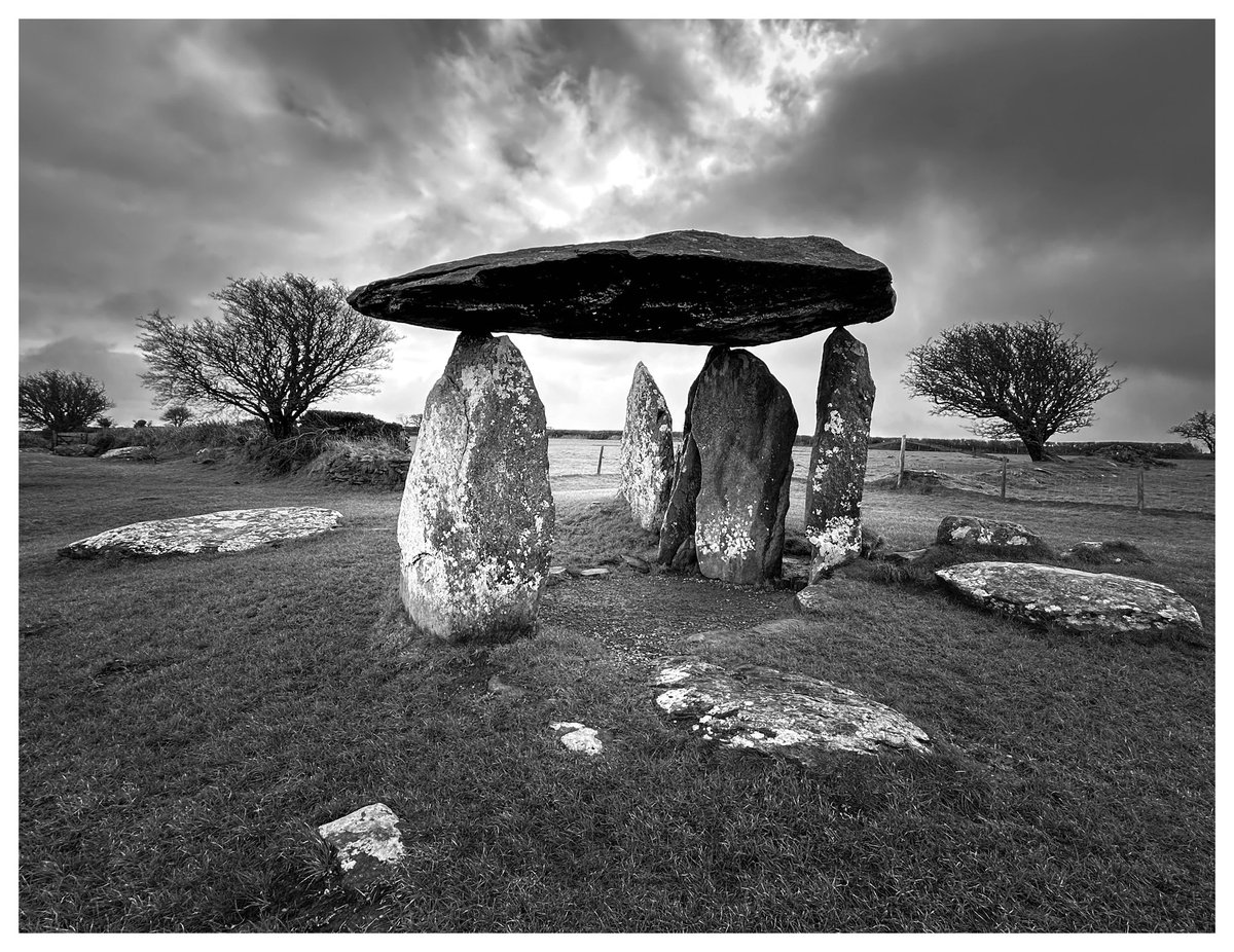 Penwythnos yn #SirBenfro a chyfle i ymweld â Phentre Ifan eto o’r diwedd / weekend in #Pembrokeshire and an opportunity to visit this special site again. #PentreIfan #Cymru #Wales #StandingStoneSunday