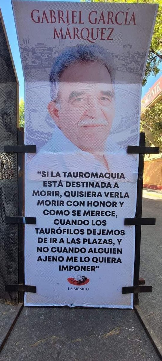 UporLaFiesta's tweet photo. #FrasesTaurinas así lucen las vallas que rodean la Plaza México 👏🏻 https://t.co/22N7Emd8E6