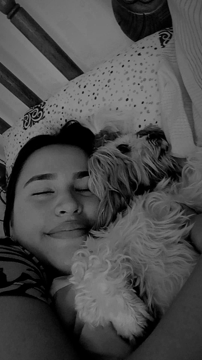 lisbeth_galviz's tweet photo. Y saber que antes me arrunchaba con un perro de 2 patas  jajajajaja https://t.co/VBvVZFJGxA