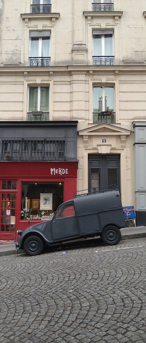jeckythump's tweet photo. While the brilliance of the Citroën 2CV is a foregone conclusion (or, here, a fourgonnette conclusion 😉), I can't help thinking that this is perhaps the most French photo I've ever taken... https://t.co/tW8NIIUaRG