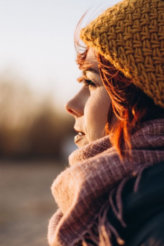 Non confondere l'ammirazione con l'amore. Quando ammiri una persona , ti piace tutto ciò che fà Quando ami una persona, ti piace tutto ciò che è. ( Paola Marcato )