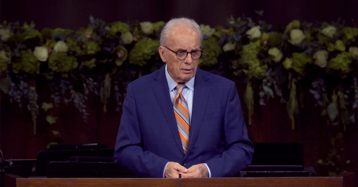“I am a mere spectator in the work of the Word and the work of the Holy Spirit.” 

- Dr. John MacArthur on celebrating 55 years at @GraceComChurch! 

#Amen #GreatIsThyFaithfulness