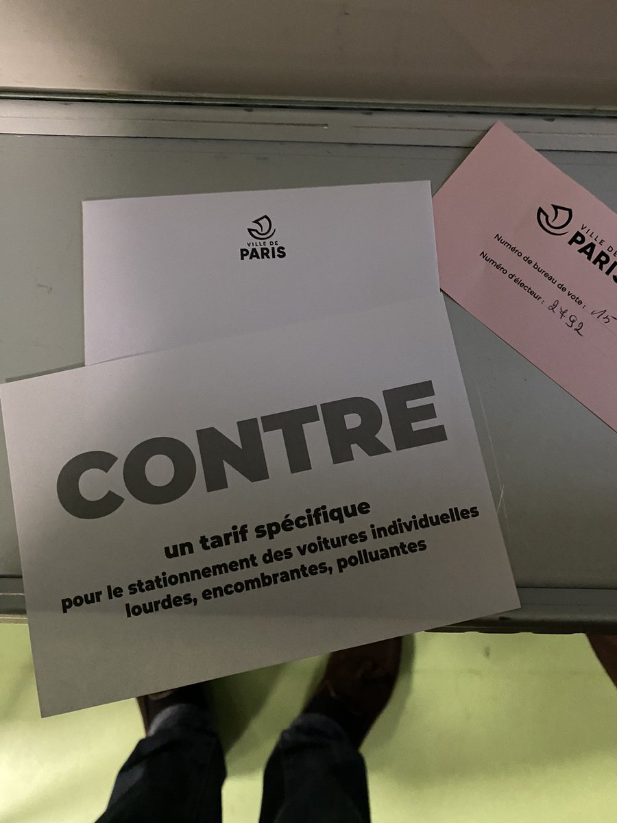 A voté. A quand un vote sur la propreté dans Paris ? Le scrutin pour cacher l’impéritie de l’hôtel de ville d#Hidalgo et le #TahitiGate ça va 12 secondes, mais il faudrait se pencher sur les sujets qui emmerdent vraiment les parisiens. #saccageparis #le4jevotecontre