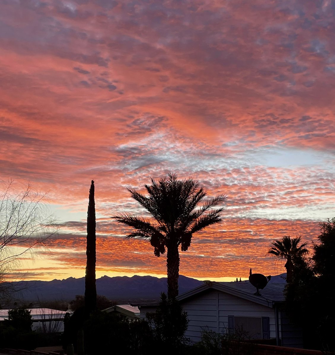 This morning’s #sunrise #arizona #greenvalley