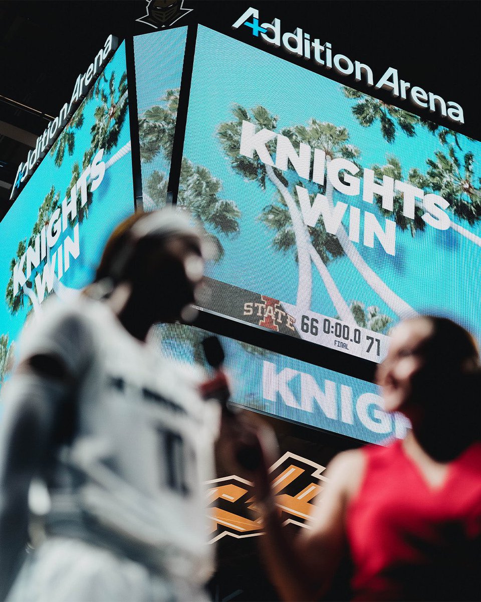 UCF_WBB's tweet photo. A battle to the finish 📸⚔️ https://t.co/rrUht3bfnt