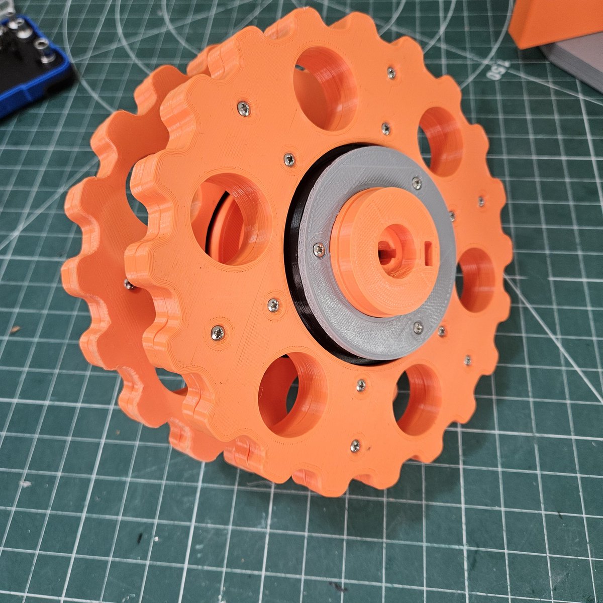 XRobotsUK's tweet photo. Some Cycloidal Drive experiments coming up this Tuesday on YouTube.
#cycloidal #drive #3dprinted #motor #reducer #gears #mechanism #machine https://t.co/smhIj90Fkv