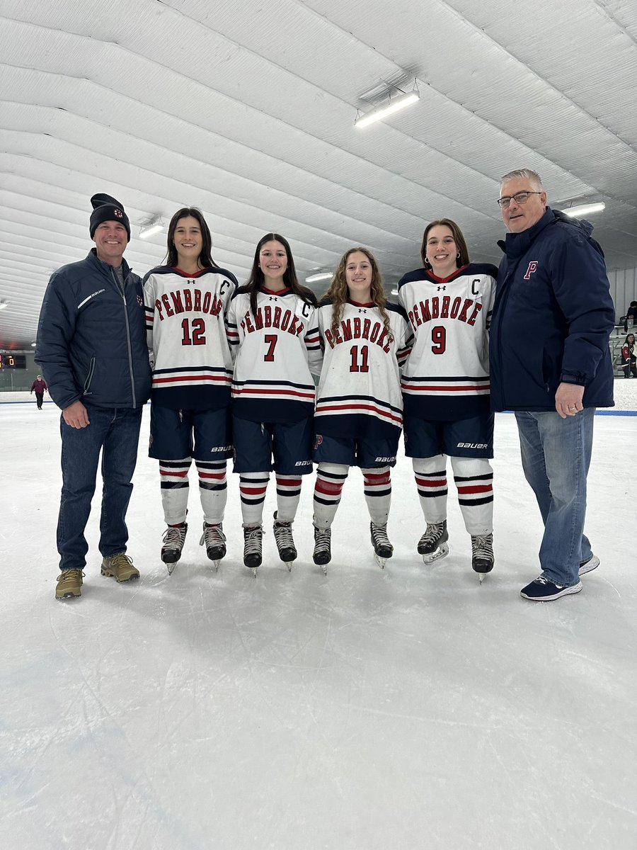TitanGhockey's tweet photo. They will be missed!
Maria, Alexa, Allie and Ava!!
#leaders 
#notdoneyet
#titansforever https://t.co/9OjB5fB2QY
